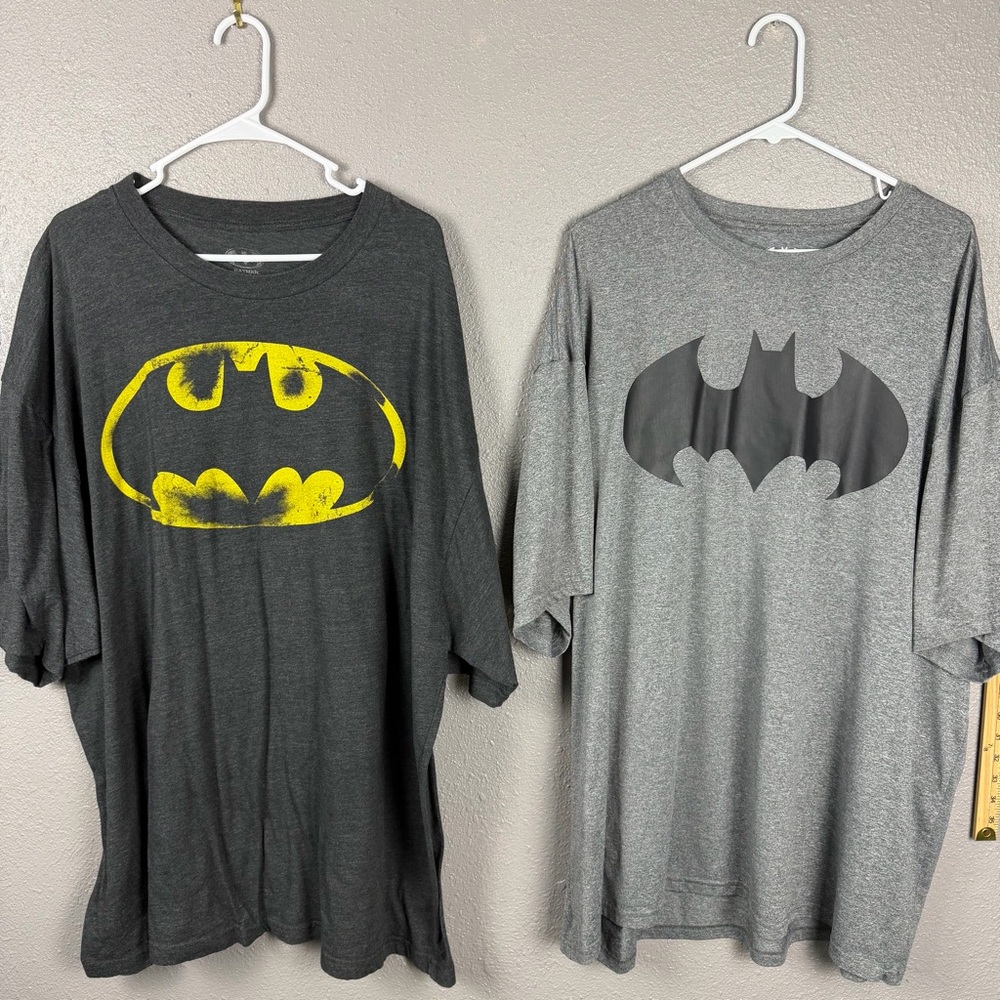 2 Batman Branded Big & Tall Performance Short Sleeve T-Shirts Mens 4XL Gray Logo